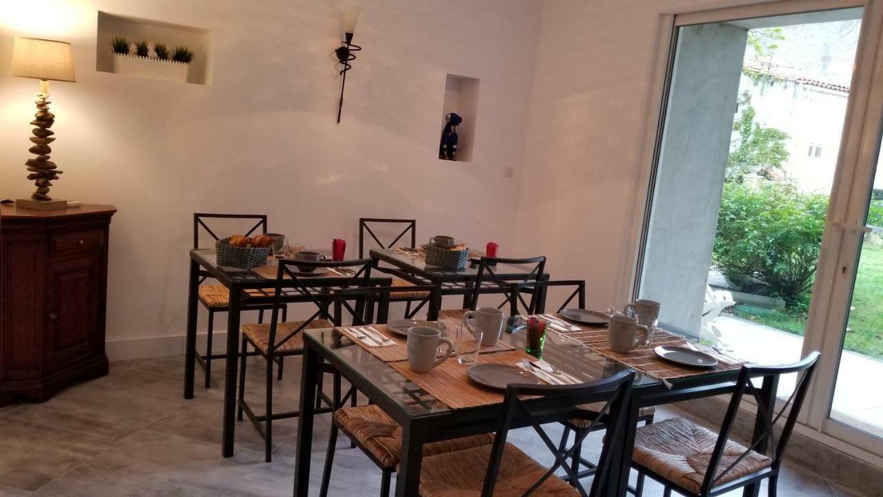 Bed & Breakfast La Maison Blanche Blaye